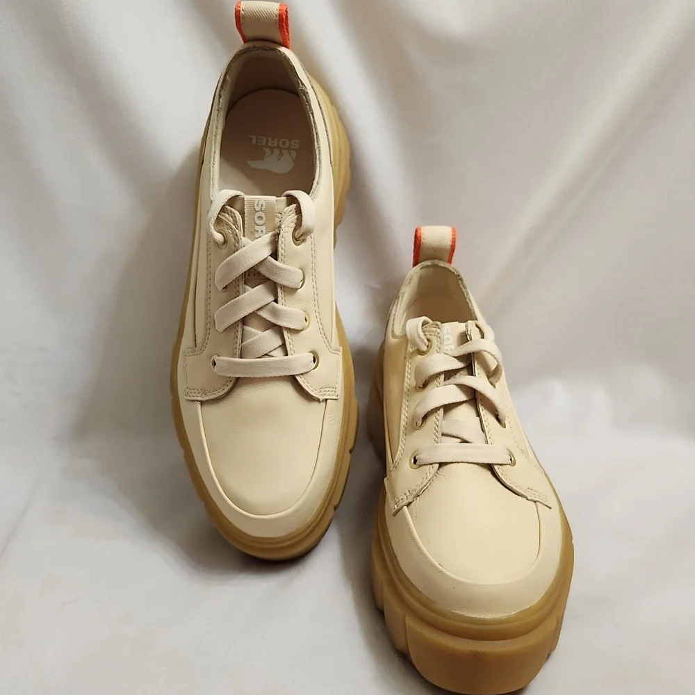 lace up